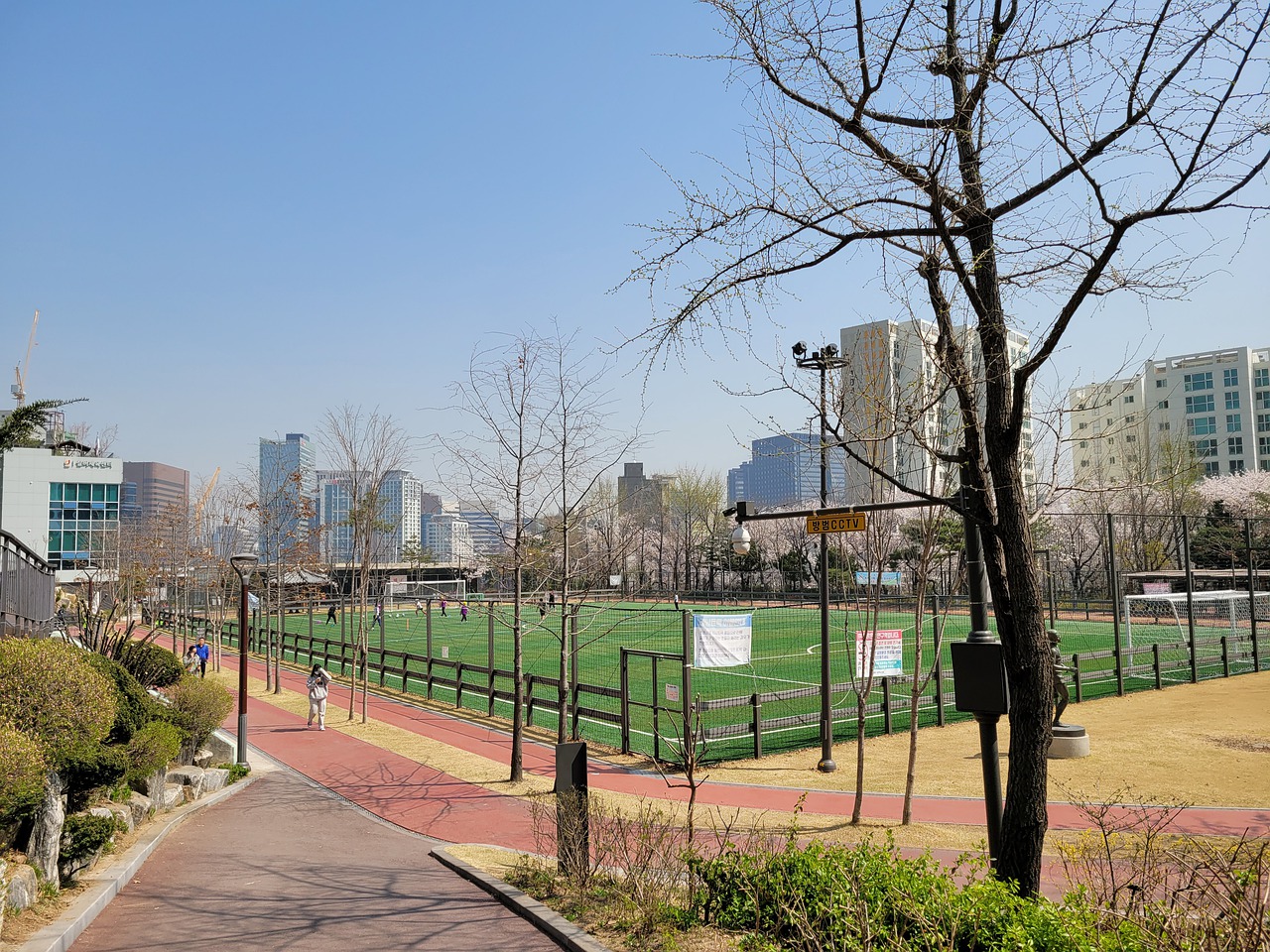 精神根植于 精神根植于